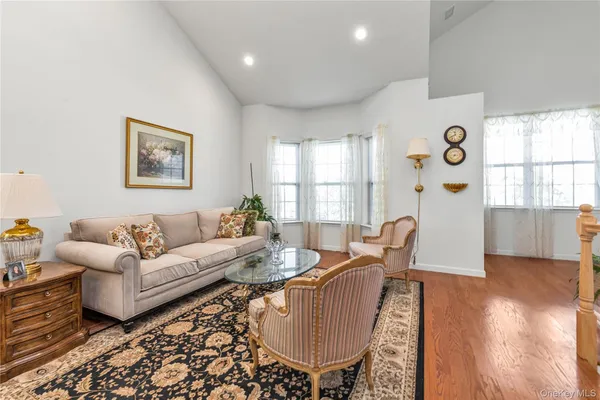Property Slideshow image 3 of 27 | 331 spring dr, East Meadow, NY, 11554