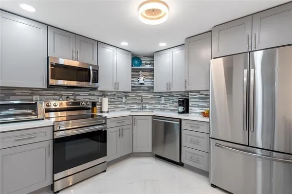 Property Slideshow image 3 of 41 | 3200 ne 36th st 1612, Fort Lauderdale, FL, 33308