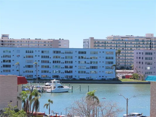 Property Slideshow image 2 of 20 | 2960 59th st 501, Gulfport, FL, 33707