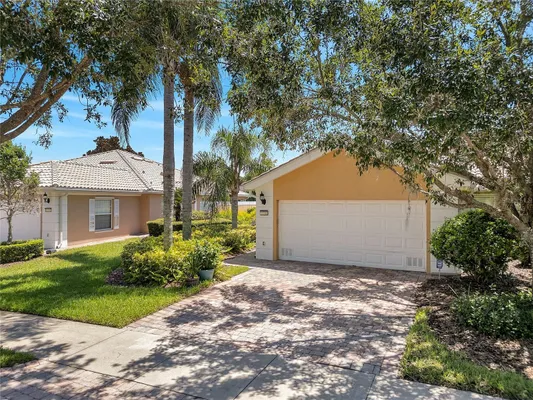 Property Slideshow image 3 of 61 | 11753 fan tail ln, Orlando, FL, 32827