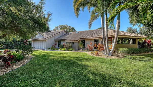 Property Slideshow image 3 of 62 | 4612 pine harrier dr, Sarasota, FL, 34231