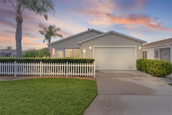 Property Slideshow image 2 of 43 | 2306 oak bend pl, The Villages, FL, 32162