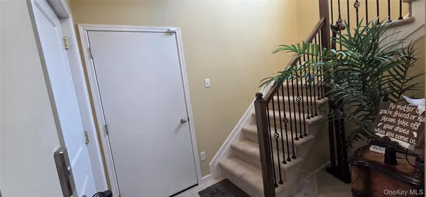 Property Slideshow image 2 of 48 | 17 greentree ct, Brookhaven, NY, 11967