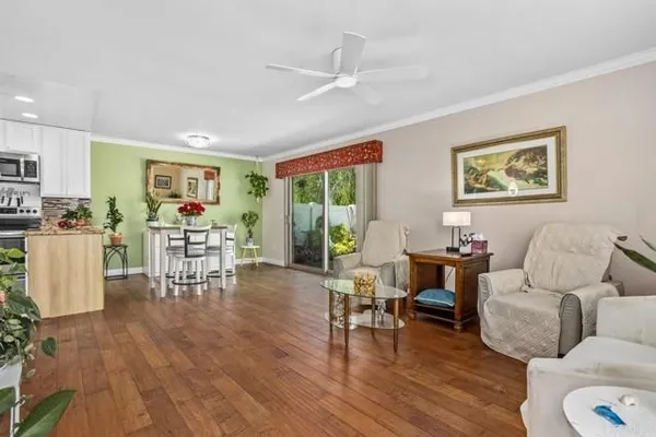 Property Slideshow image 3 of 31 | 204 summerside ln, Encinitas, CA, 92024