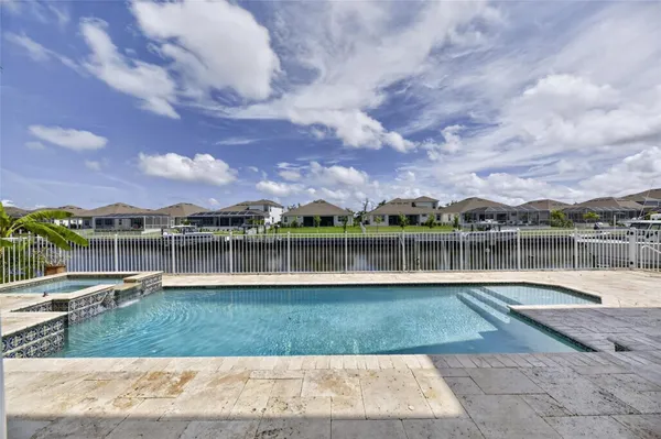 Property Slideshow image 3 of 100 | 715 islebay dr, Apollo Beach, FL, 33572