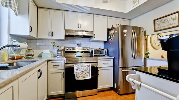 Property Slideshow image 3 of 46 | 4133 heron way e202, Bradenton, FL, 34205