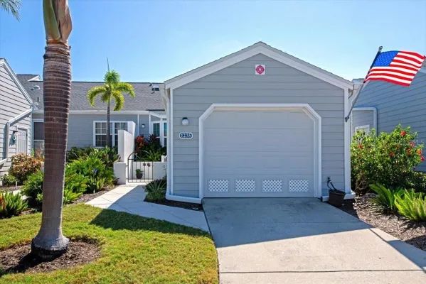Property Slideshow image 2 of 62 | 1235 spoonbill landings cir, Bradenton, FL, 34209