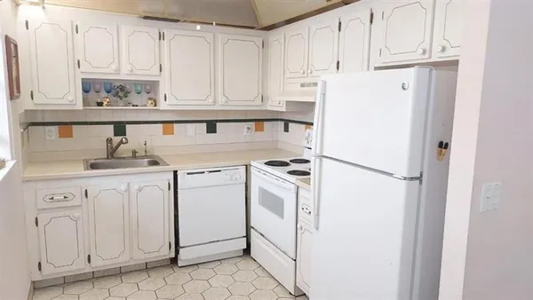 Property Slideshow image 3 of 10 | 280 saxony f # 280, Delray Beach, FL, 33446