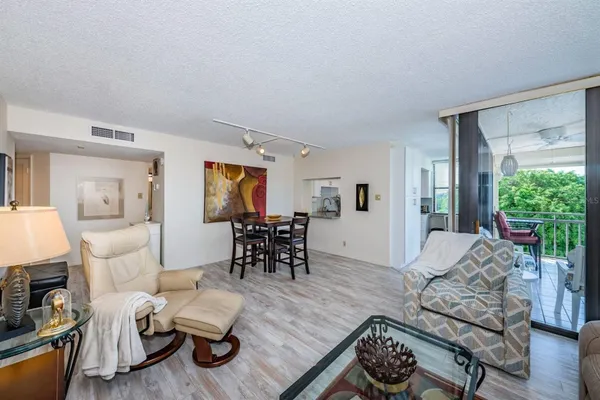 Property Slideshow image 3 of 16 | 6145 sun blvd apt 404, Saint Petersburg, FL, 33715