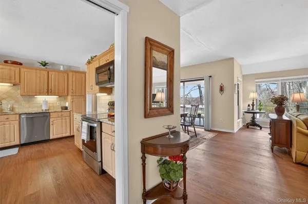 Property Slideshow image 3 of 49 | 969 heritage hls d, Somers, NY, 10589