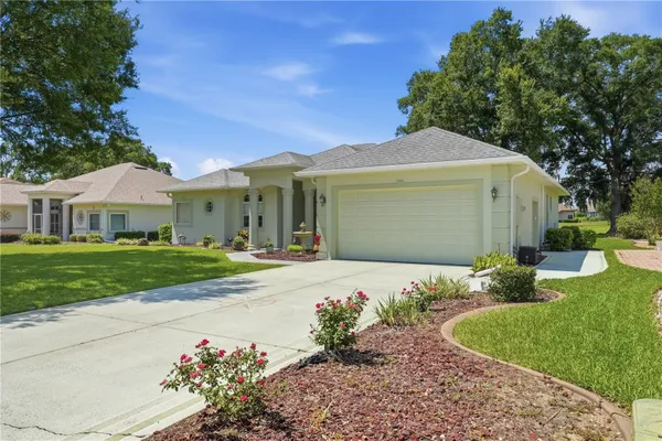 Property Slideshow image 2 of 55 | 5453 grove mnr, Lady Lake, FL, 32159
