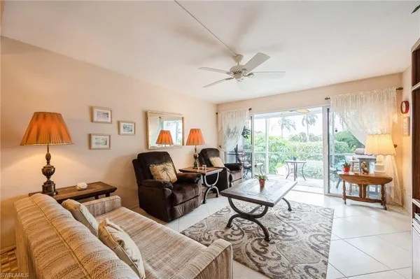 Property Slideshow image 3 of 23 | 2064 alamanda dr 15, Naples, FL, 34102