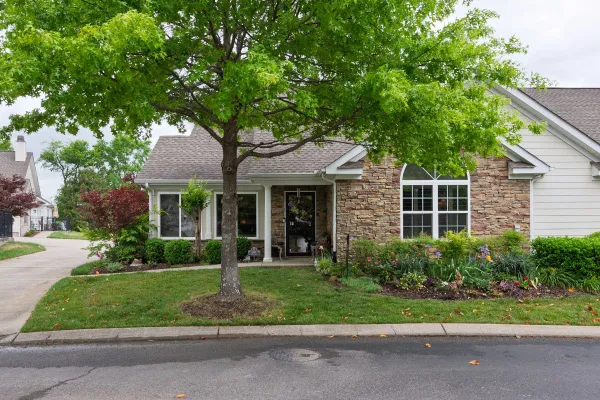 Property Slideshow image 2 of 37 | 825 s browns ln 1001, Gallatin, TN, 37066