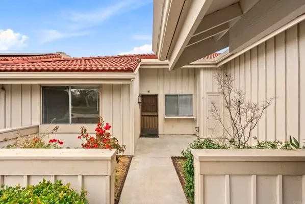 Property Slideshow image 2 of 32 | 17463 plaza abierto 25, Rancho Bernardo (San Diego), CA, 92128