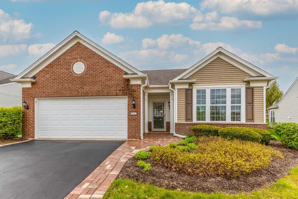 Property Slideshow image 2 of 22 | 2942 ravinia cir, Mundelein, IL, 60060