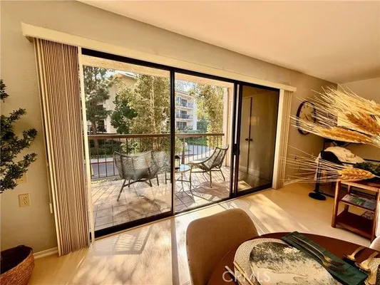 Property Slideshow image 3 of 27 | 13601 del monte dr apt a47, Seal Beach, CA, 90740