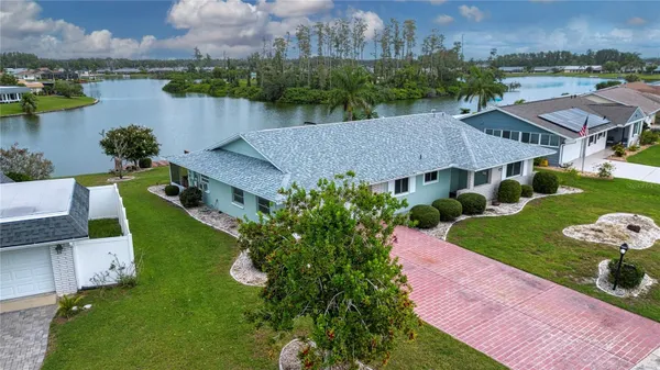 Property Slideshow image 3 of 56 | 1715 danbury dr, Sun City Center, FL, 33573