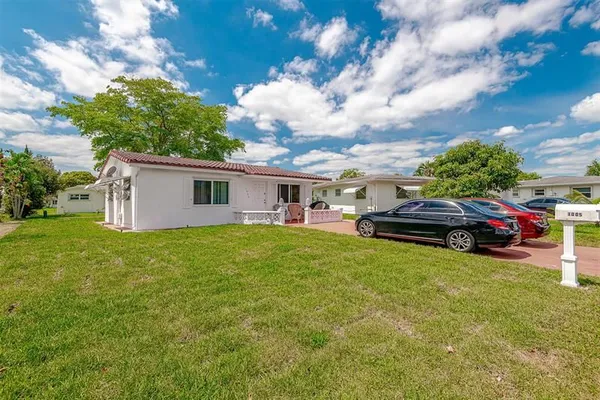 Property Slideshow image 2 of 22 | 1005 nw 73rd ave, Margate, FL, 33063