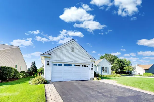 Property Slideshow image 3 of 37 | 13410 abbington dr, Huntley, IL, 60142