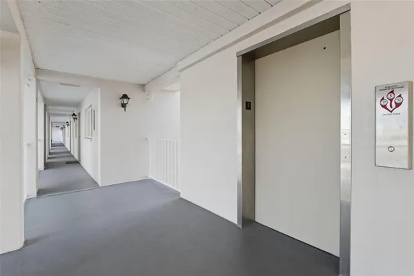 Property Slideshow image 3 of 28 | 437 cerromar ln 520, Venice, FL, 34293