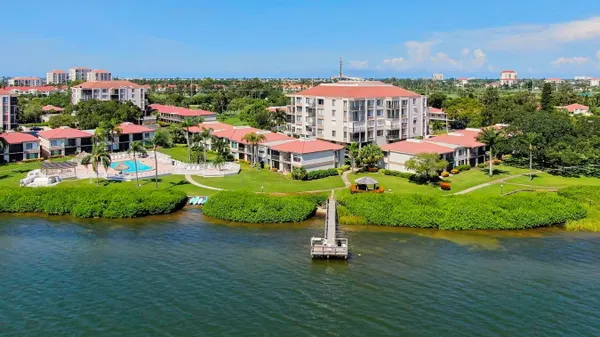 Property Slideshow image 2 of 34 | 6218 palma del mar blvd s apt 606, St Petersburg, FL, 33715