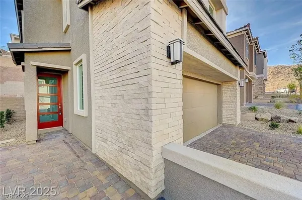 Property Slideshow image 3 of 20 | 31 castleton tower ct, Henderson, NV, 89011