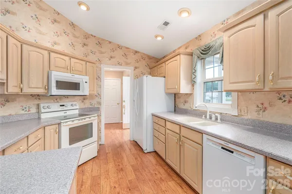 Property Slideshow image 3 of 26 | 11 heather way a, Candler, NC, 28715