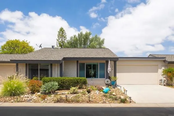 Property Slideshow image 2 of 25 | 1414 market st, Vista, CA, 92084