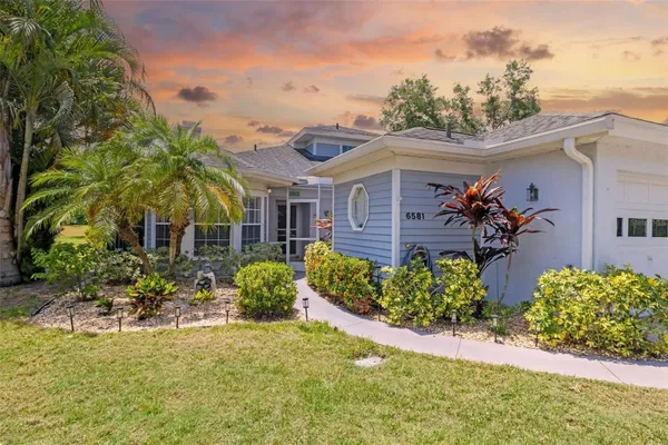 Property Slideshow image 3 of 63 | 6581 approach rd 63, Sarasota, FL, 34238