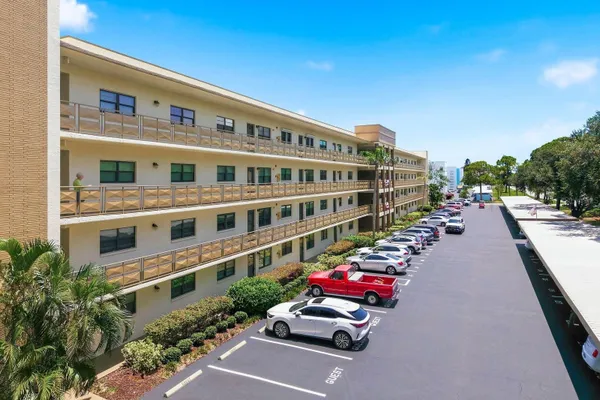 Property Slideshow image 3 of 62 | 6070 80th st 109, St Petersburg, FL, 33709