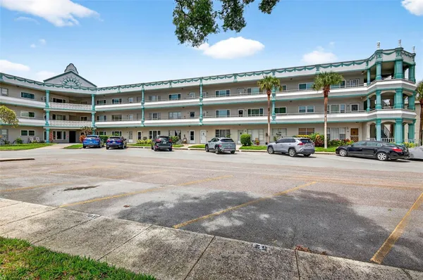 Property Slideshow image 2 of 32 | 2370 jamaican st 84, Clearwater, FL, 33763