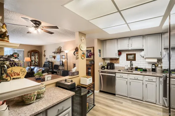 Property Slideshow image 3 of 22 | 14091 e marina dr 304, Aurora, CO, 80014