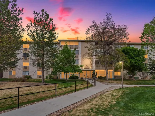 Property Slideshow image 2 of 27 | 3144 s wheeling way 209, Aurora, CO, 80014