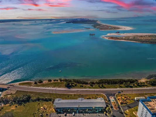 Property Slideshow image 2 of 100 | 2 causeway blvd 208, Dunedin, FL, 34698