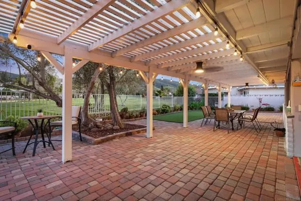 Property Slideshow image 2 of 37 | 985 san pablo dr, San Marcos, CA, 92078