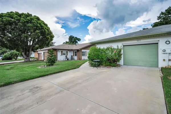Property Slideshow image 3 of 74 | 3215 mcmath dr, Palm Harbor, FL, 34684