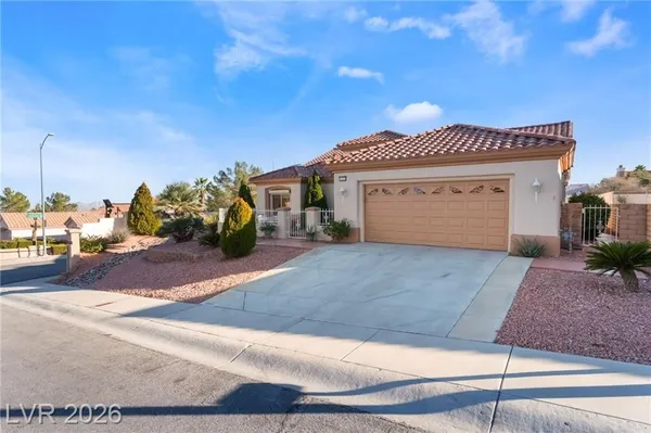 Property Slideshow image 2 of 52 | 10529 broom hill dr, Las Vegas, NV, 89134
