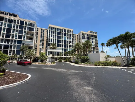 Property Slideshow image 2 of 34 | 7400 sun island dr 111, South Pasadena, FL, 33707