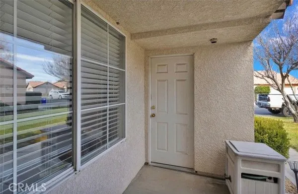 Property Slideshow image 3 of 21 | 11566 oak st, Apple Valley, CA, 92308