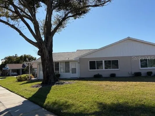 Property Slideshow image 3 of 44 | 326 grayston pl # 125, Sun City Center, FL, 33573