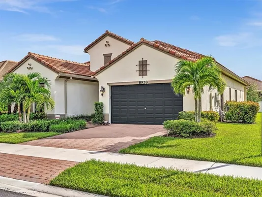 Property Slideshow image 3 of 98 | 8928 bastille cir e, Parkland, FL, 33076