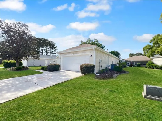 Property Slideshow image 3 of 44 | 13150 se 93rd cir, Summerfield, FL, 34491