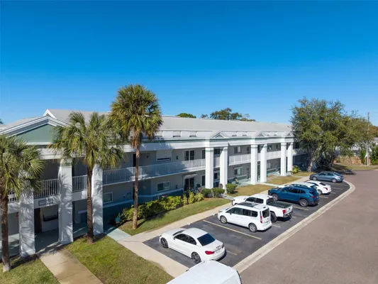 Property Slideshow image 2 of 21 | 2298 americus blvd 38, Clearwater, FL, 33763