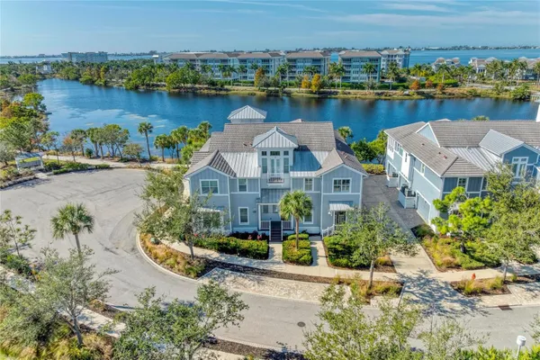 Property Slideshow image 3 of 100 | 348 sapphire lake dr unit 201, Bradenton, FL, 34209