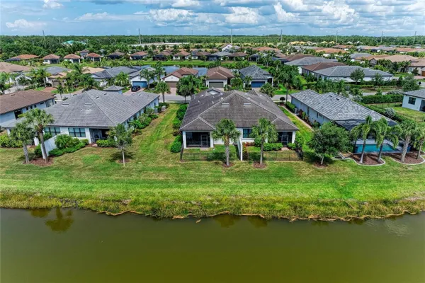 Property Slideshow image 3 of 60 | 7018 holbrook cv, Bradenton, FL, 34202
