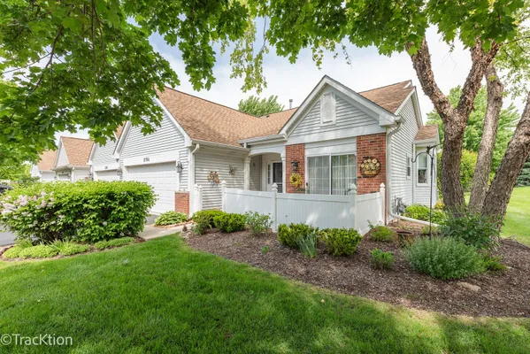 Property Slideshow image 2 of 23 | 21764 w empress ln, Plainfield, IL, 60544
