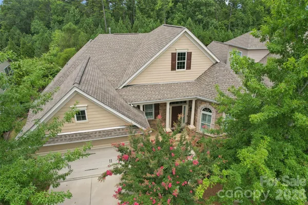Property Slideshow image 2 of 40 | 16826 coves edge ln, Charlotte, NC, 28278
