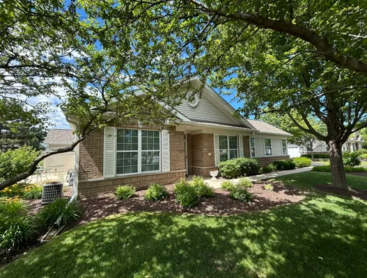Property Slideshow image 2 of 24 | 21561 wolf lake ct, Crest Hill, IL, 60403