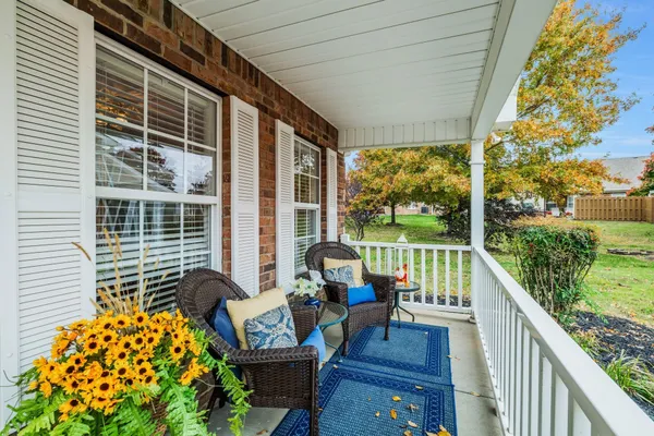Property Slideshow image 3 of 28 | 702 forest glen cir, Murfreesboro, TN, 37128