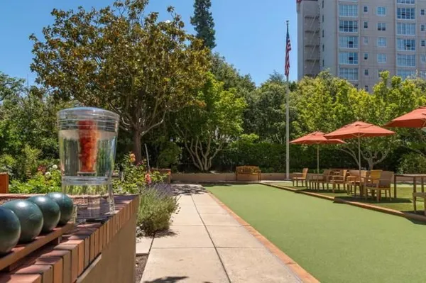 Property Slideshow image 3 of 12 | 1 baldwin ave 822, San Mateo, CA, 94401